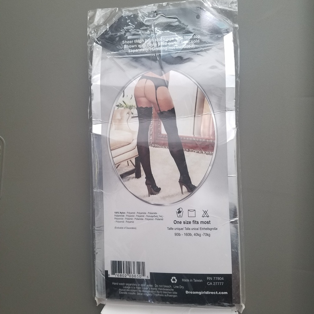 Unopened lacy high thigh socks - Picture 2 of 3